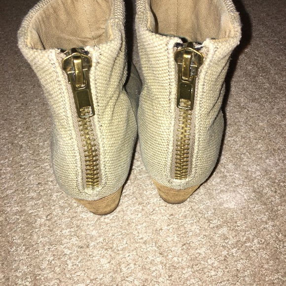 Cutest booties - Picture 3 of 5